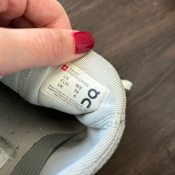 Oncloud tennis shoes - Picture 3 of 3